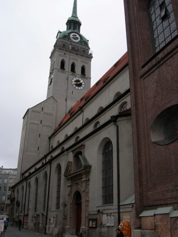 Peterskirche Munique Na dúvida, embarque (2) (Small)