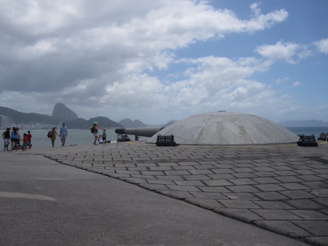 Forte de Copacabana, Rio de Janeiro, Na dúvida embarque (1) (Small)