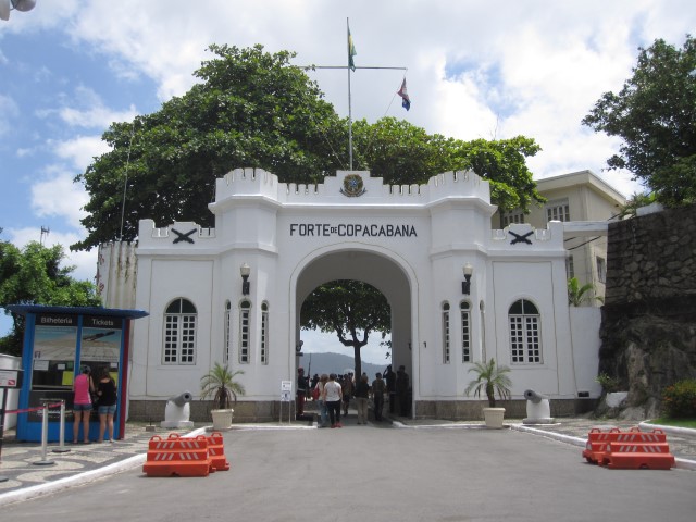 Forte de Copacabana, Rio de Janeiro, Na dúvida embarque