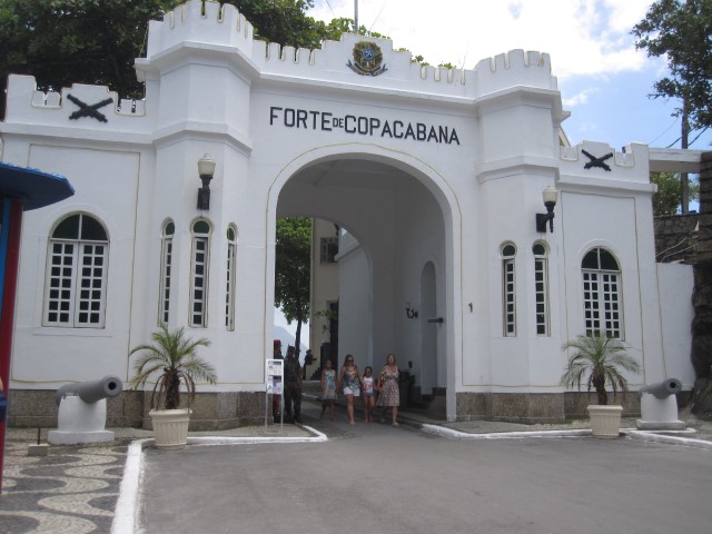Forte de Copacabana, Rio de Janeiro, Na dúvida embarque (4) (Small)