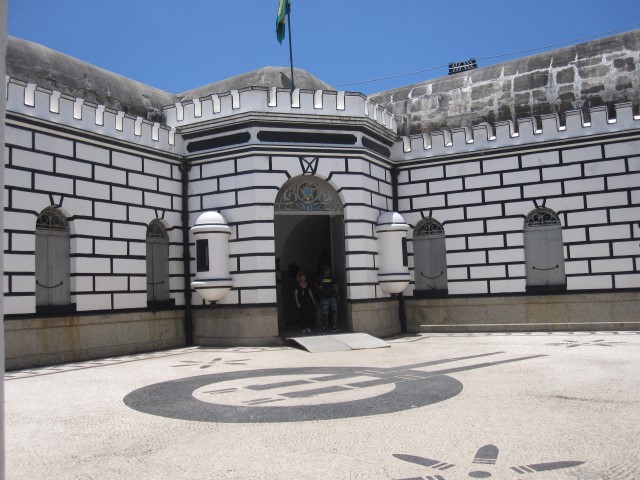 Forte de Copacabana, Rio de Janeiro, cidade olímpica, Na dúvida embarque (1) (Small)