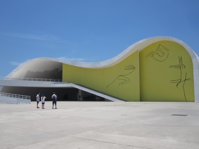 Teatro Popular_Caminho Niemeyer_Niterói_Na dúvida embarque