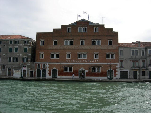 albergue Veneza_Na dúvida embarque (Small)