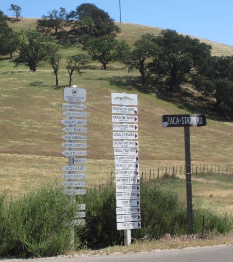 placas na estrada_ Santa Ynez Valley_Na dúvida embarque