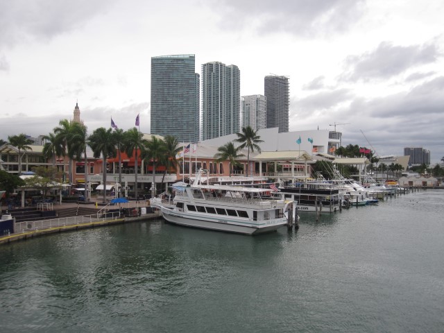 Bayside Mall boats to Biscayne Bay Miami Florida Na dúvida embarque