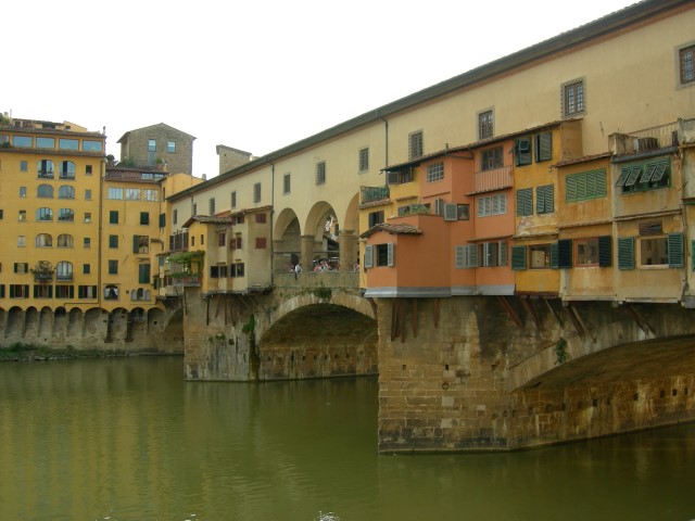 Rio Arno Ponte Vecchio Florença Firenze Itália Na dúvida embarque