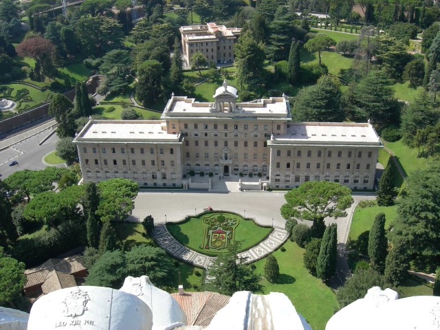 Vaticano visto do alto da Basílica de São Pedro Roma Itália Na dúvida embarque