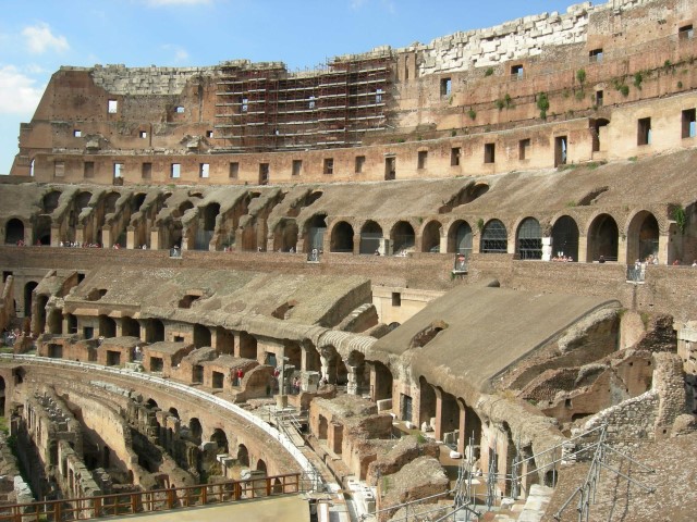Coliseu Roma Na dúvida embarque (1) (Small)