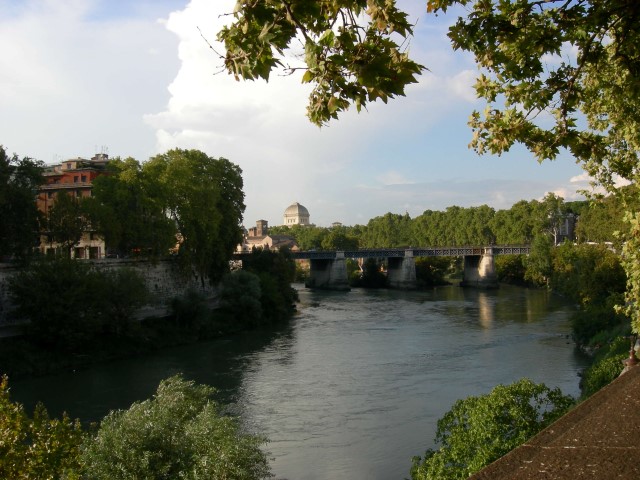 Rio Tibre Roma Na dúvida embarque (Small)