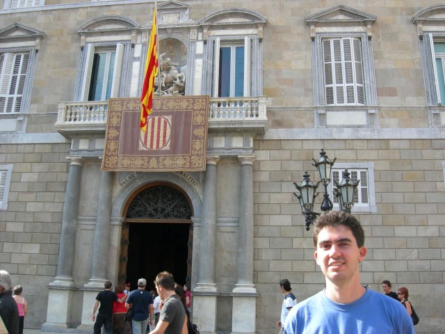 Palau de la Generalita Barcelona Na dúvida embarque (Small)