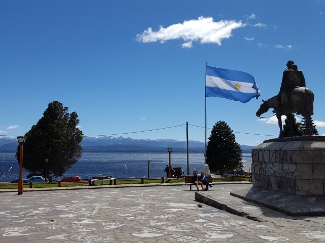 centro-civico-bariloche-argentina-2-small