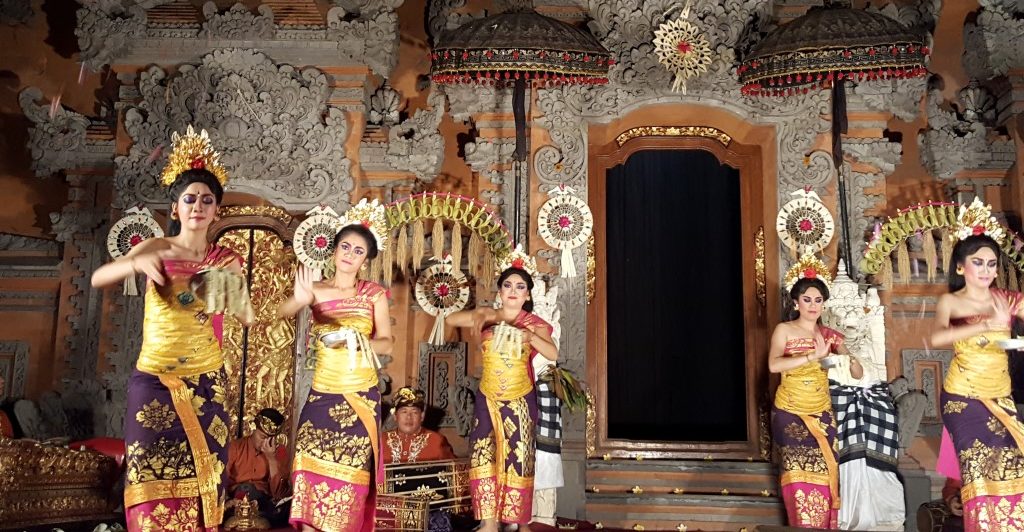 legong-dance-ubud-4-medium