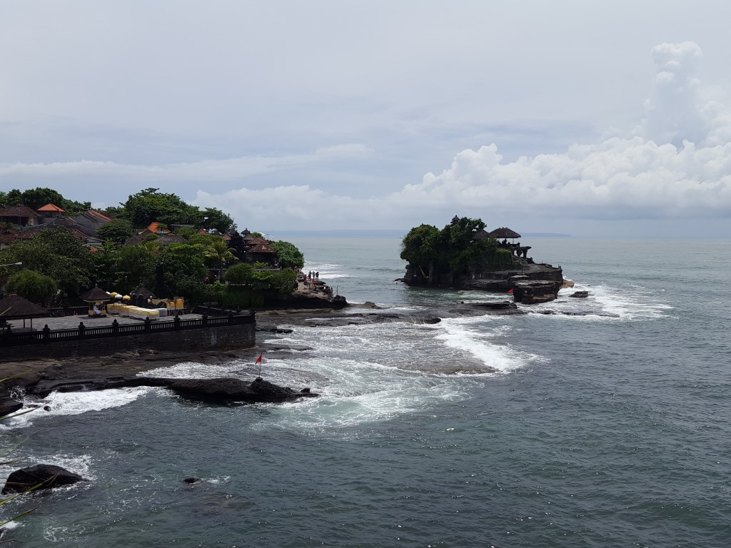 tanah-lot-bali-indonesia-3-medium