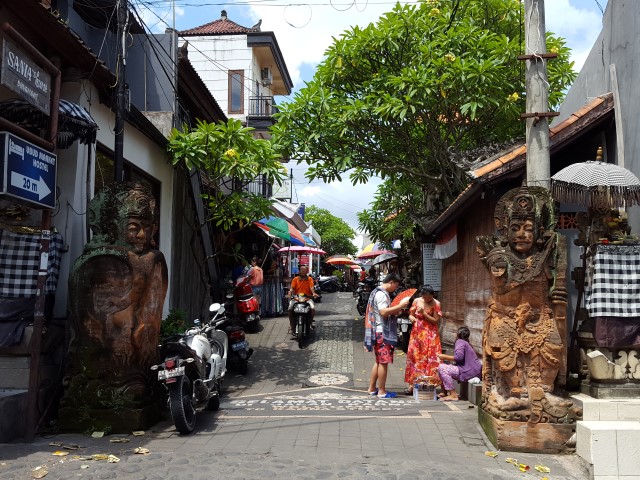 ubud-karna-street-small
